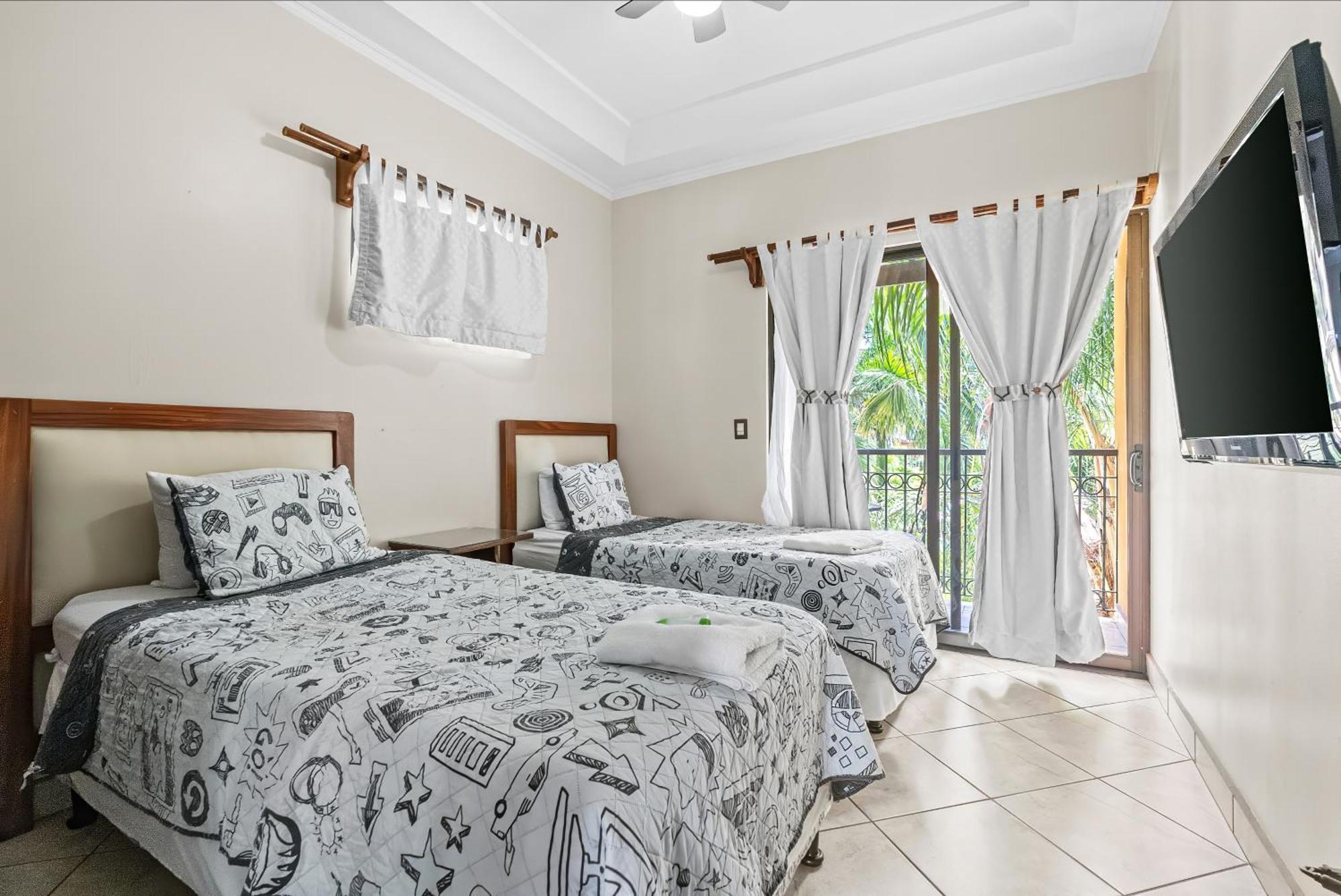 The Oaks Tamarindo Pool Front Condominiums Fast Wifi Luaran gambar